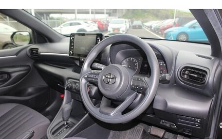 Toyota Yaris, 2022 год, 810 005 рублей, 7 фотография