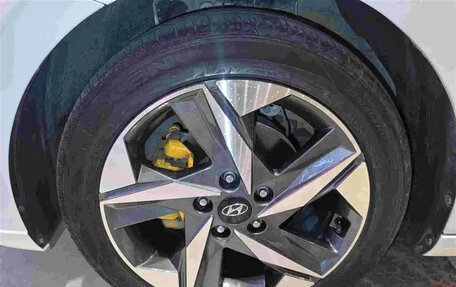 Hyundai Elantra, 2021 год, 1 360 000 рублей, 16 фотография