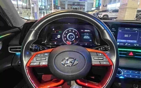 Hyundai Elantra, 2021 год, 1 360 000 рублей, 12 фотография