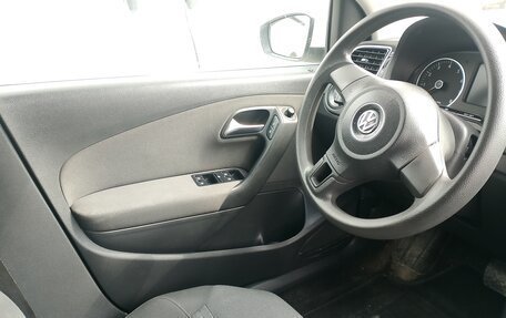 Volkswagen Polo VI (EU Market), 2011 год, 750 000 рублей, 18 фотография