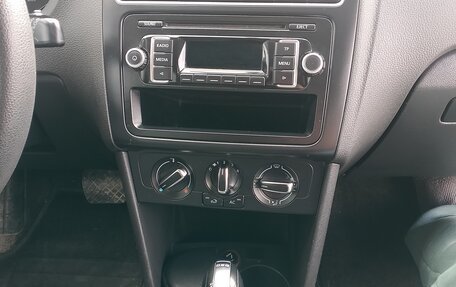 Volkswagen Polo VI (EU Market), 2011 год, 750 000 рублей, 17 фотография