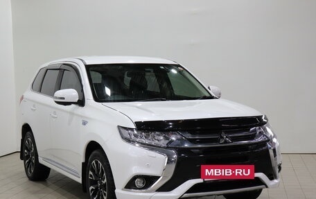 Mitsubishi Outlander III рестайлинг 3, 2017 год, 2 130 000 рублей, 3 фотография