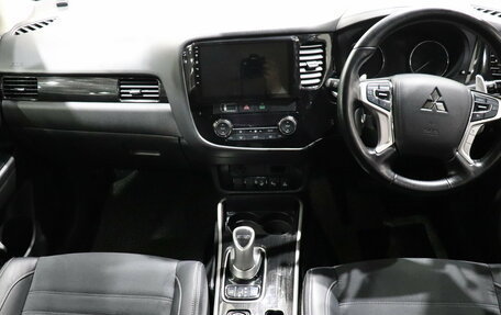 Mitsubishi Outlander III рестайлинг 3, 2017 год, 2 130 000 рублей, 15 фотография