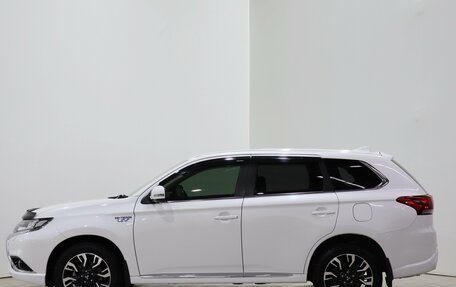 Mitsubishi Outlander III рестайлинг 3, 2017 год, 2 130 000 рублей, 8 фотография