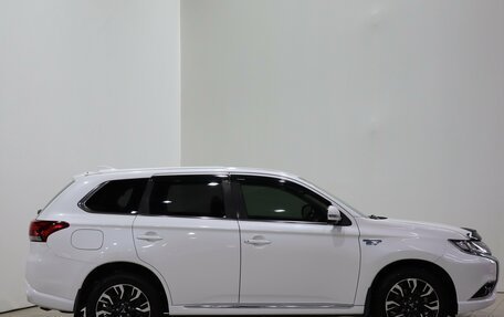 Mitsubishi Outlander III рестайлинг 3, 2017 год, 2 130 000 рублей, 4 фотография