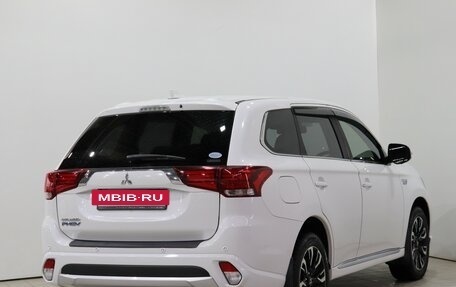 Mitsubishi Outlander III рестайлинг 3, 2017 год, 2 130 000 рублей, 5 фотография