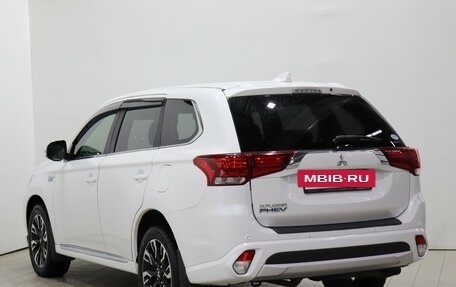Mitsubishi Outlander III рестайлинг 3, 2017 год, 2 130 000 рублей, 7 фотография