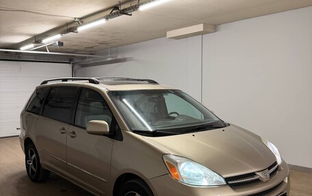 Toyota Sienna II рестайлинг, 2005 год, 1 150 000 рублей, 3 фотография