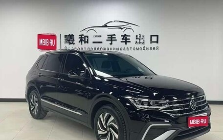 Volkswagen Tiguan II, 2023 год, 2 120 000 рублей, 1 фотография