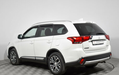 Mitsubishi Outlander III рестайлинг 3, 2017 год, 1 740 000 рублей, 7 фотография