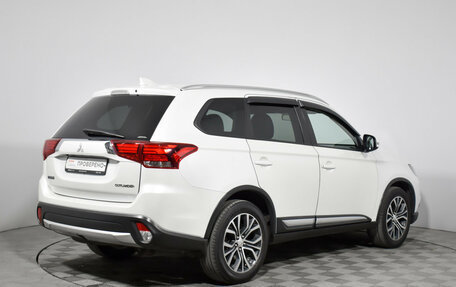 Mitsubishi Outlander III рестайлинг 3, 2017 год, 1 740 000 рублей, 5 фотография