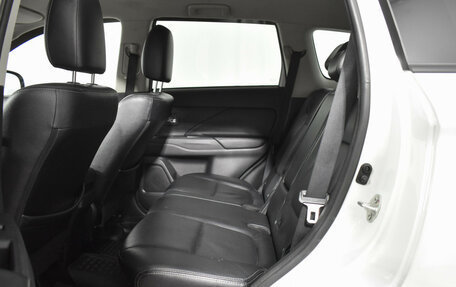 Mitsubishi Outlander III рестайлинг 3, 2017 год, 1 740 000 рублей, 11 фотография