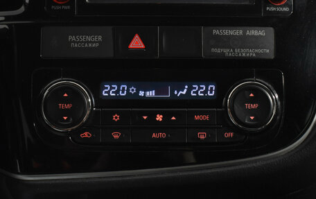 Mitsubishi Outlander III рестайлинг 3, 2017 год, 1 740 000 рублей, 18 фотография