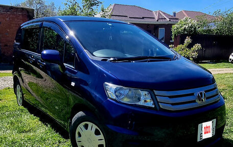 Honda Freed I, 2010 год, 1 200 000 рублей, 8 фотография