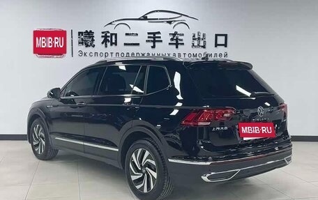 Volkswagen Tiguan II, 2023 год, 2 120 000 рублей, 5 фотография