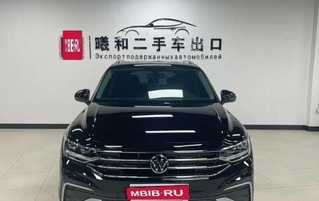 Volkswagen Tiguan II, 2023 год, 2 120 000 рублей, 2 фотография