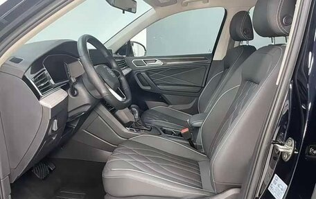 Volkswagen Tiguan II, 2023 год, 2 120 000 рублей, 17 фотография
