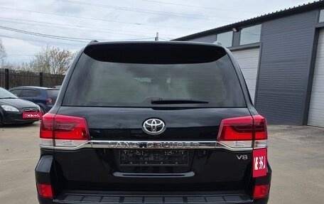 Toyota Land Cruiser 200, 2018 год, 9 000 000 рублей, 4 фотография