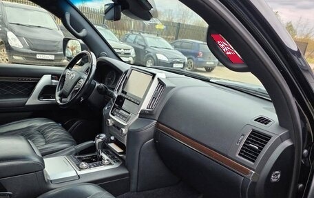 Toyota Land Cruiser 200, 2018 год, 9 000 000 рублей, 7 фотография