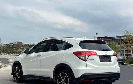 Honda Vezel, 2022 год, 1 272 000 рублей, 5 фотография