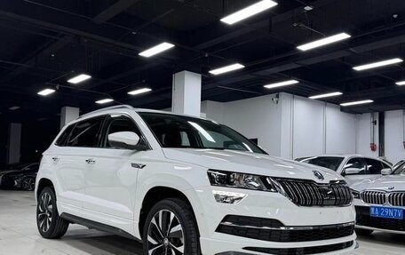 Skoda Karoq I, 2022 год, 2 011 605 рублей, 2 фотография