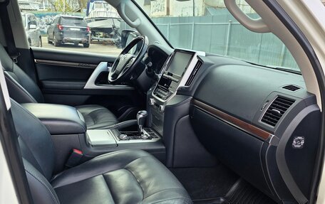 Toyota Land Cruiser 200, 2019 год, 7 650 000 рублей, 10 фотография