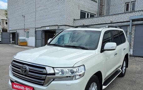 Toyota Land Cruiser 200, 2019 год, 7 650 000 рублей, 2 фотография