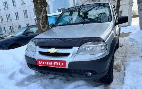 Chevrolet Niva I рестайлинг, 2004 год, 380 000 рублей, 2 фотография