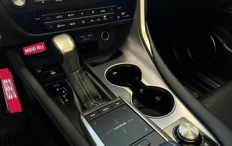 Lexus RX IV рестайлинг, 2021 год, 6 195 000 рублей, 14 фотография
