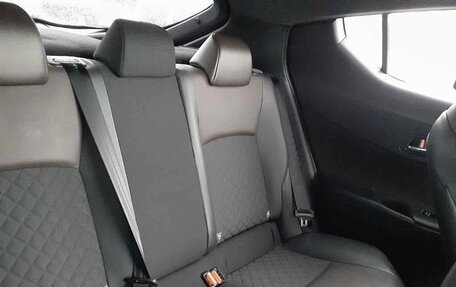 Toyota C-HR I рестайлинг, 2017 год, 1 215 000 рублей, 11 фотография