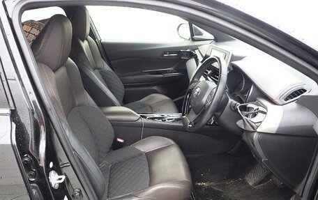 Toyota C-HR I рестайлинг, 2017 год, 1 215 000 рублей, 10 фотография