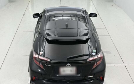 Toyota C-HR I рестайлинг, 2017 год, 1 215 000 рублей, 8 фотография