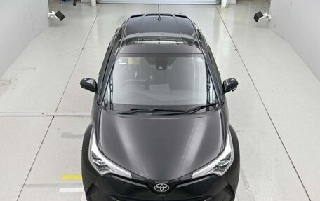 Toyota C-HR I рестайлинг, 2017 год, 1 215 000 рублей, 7 фотография