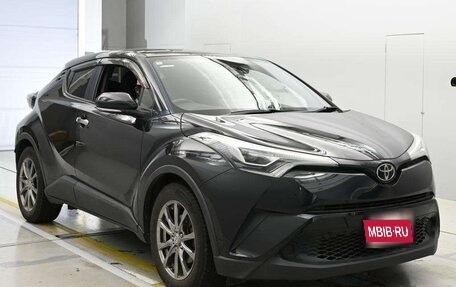 Toyota C-HR I рестайлинг, 2017 год, 1 215 000 рублей, 2 фотография