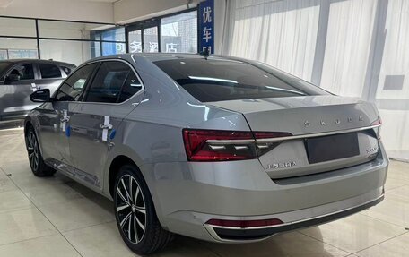 Skoda Superb III рестайлинг, 2022 год, 1 970 000 рублей, 2 фотография