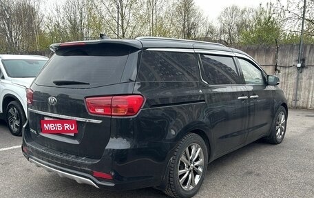 KIA Carnival III, 2019 год, 2 800 000 рублей, 3 фотография