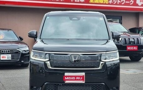 Honda Stepwgn, 2022 год, 2 200 000 рублей, 2 фотография