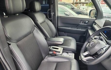 Honda Stepwgn, 2022 год, 2 200 000 рублей, 9 фотография