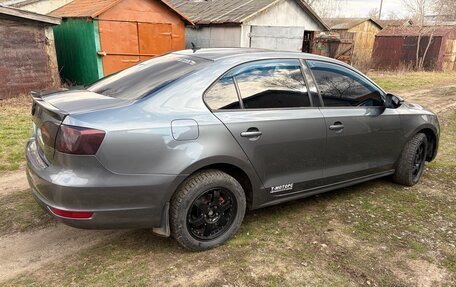 Volkswagen Jetta VI, 2012 год, 990 000 рублей, 2 фотография