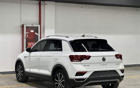 Volkswagen T-Roc I, 2022 год, 1 530 000 рублей, 4 фотография