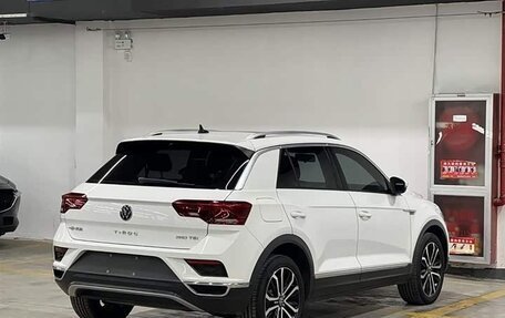 Volkswagen T-Roc I, 2022 год, 1 530 000 рублей, 6 фотография