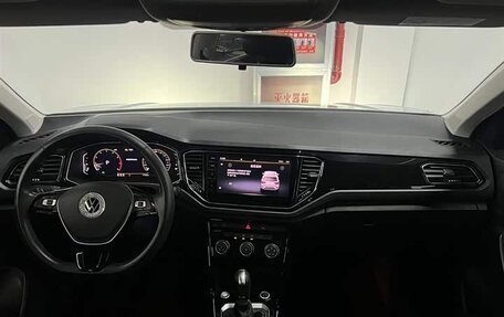 Volkswagen T-Roc I, 2022 год, 1 530 000 рублей, 9 фотография