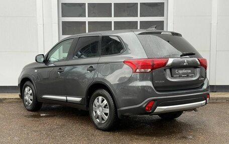 Mitsubishi Outlander III рестайлинг 3, 2018 год, 1 700 000 рублей, 3 фотография