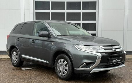 Mitsubishi Outlander III рестайлинг 3, 2018 год, 1 700 000 рублей, 7 фотография