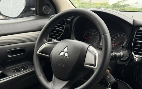 Mitsubishi Outlander III рестайлинг 3, 2018 год, 1 700 000 рублей, 15 фотография