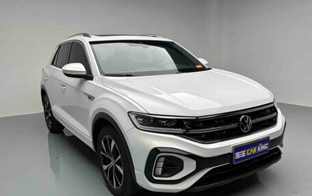 Volkswagen T-Roc I, 2022 год, 1 440 000 рублей, 2 фотография