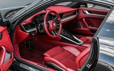 Porsche 911, 2020 год, 16 899 000 рублей, 24 фотография