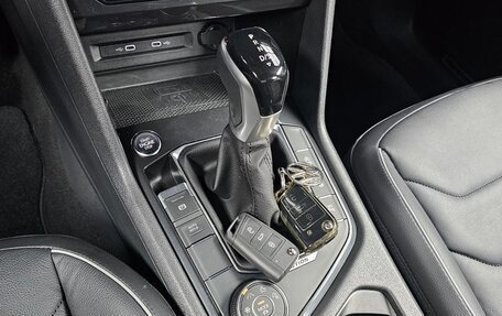 Volkswagen Tiguan II, 2022 год, 3 400 000 рублей, 8 фотография