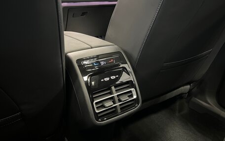 Volkswagen Tiguan, 2026 год, 4 500 000 рублей, 28 фотография