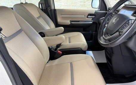 Honda Stepwgn IV, 2019 год, 1 750 000 рублей, 4 фотография